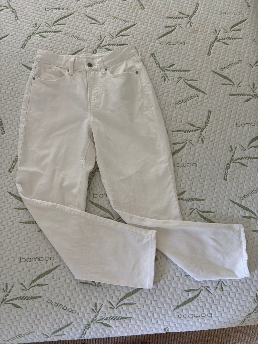 Old Navy White Straight-Leg Jeans — Clean Everyday Denim